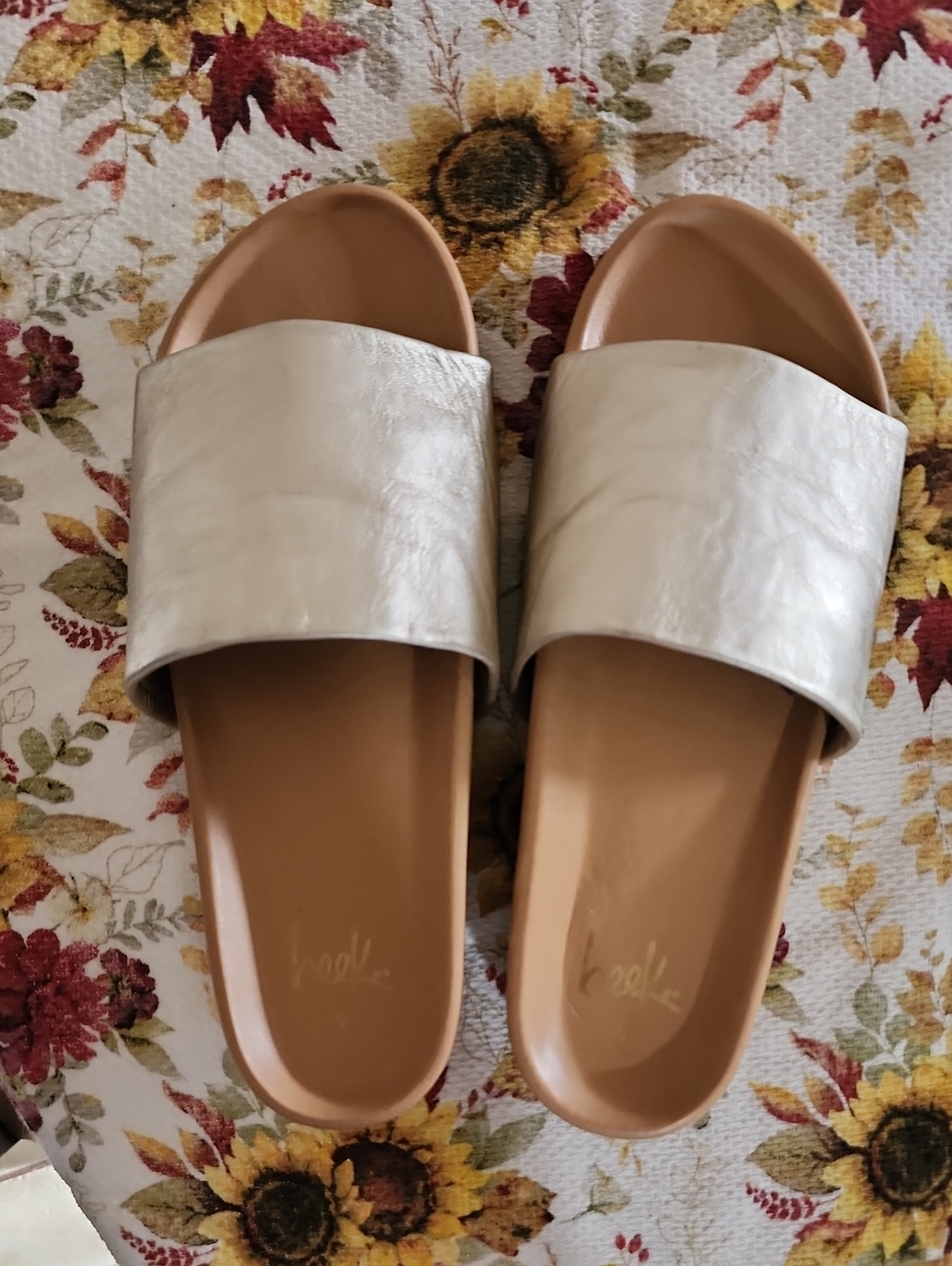 beek Pearl Metallic Slide Sandals in Tan